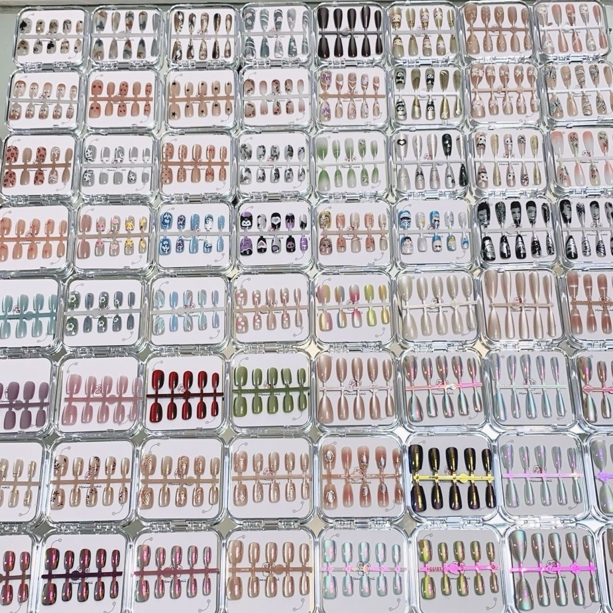 MYSTERY NAILS