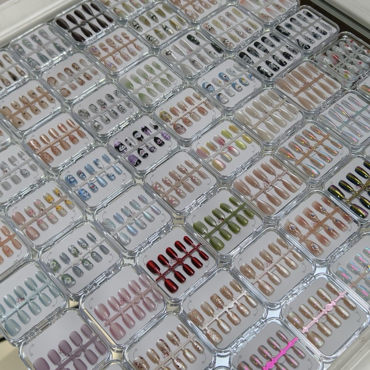 MYSTERY NAILS